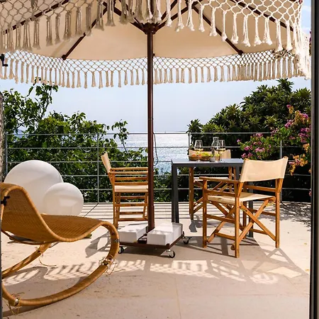 Holiday home Seafront House Casa Flora